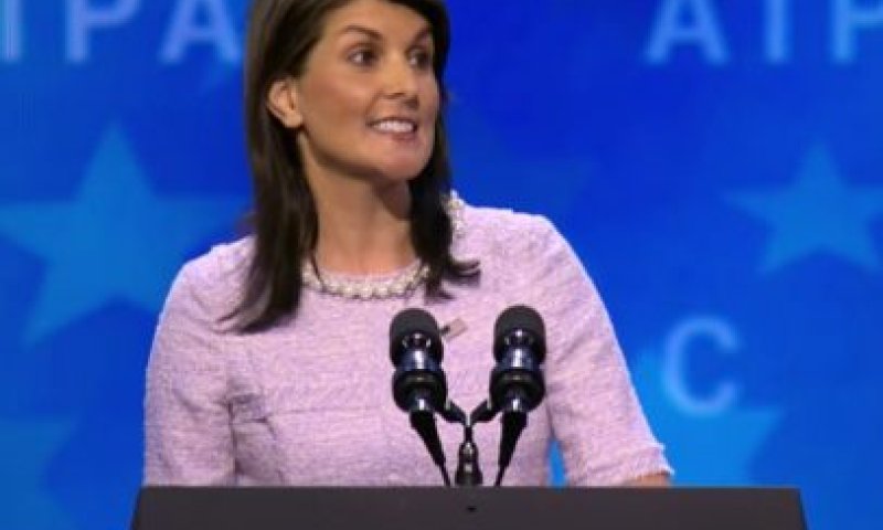 תעלומה: אז למה ניקי היילי באמת פרשה?