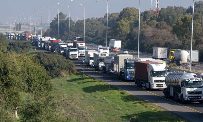 האגרה לנוסעים במקטעים פקוקים של כביש 6 תוחזר?