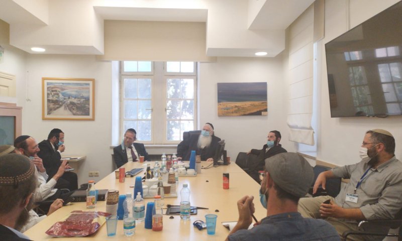 הח"כים החרדים נפגשו עם מנהלי המוסדות החרד"לים