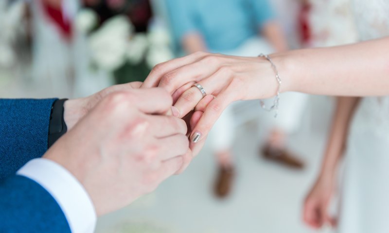 יכולים לעזור? הומו דתי מחפש בת זוג לנישואין