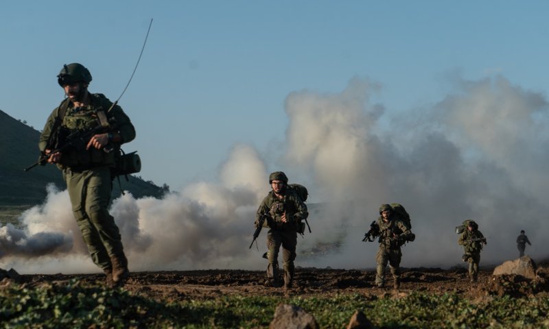 תרגילים בירי חי: הלוחמים נערכים למערכה בלבנון