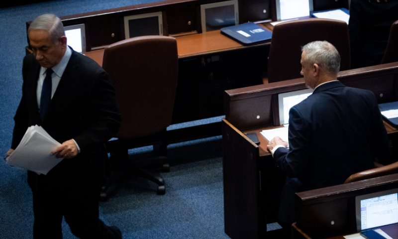 המשחק הפוליטי: בין דעות קדומות לעובדות