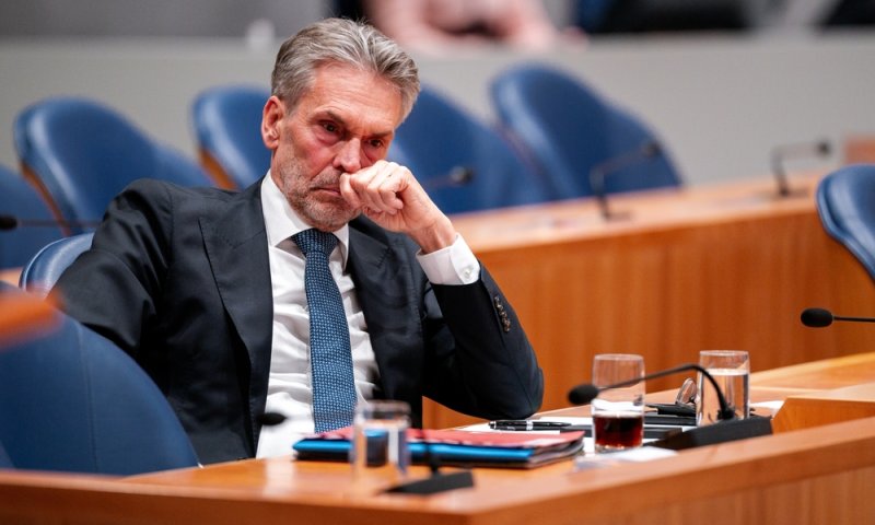 המשבר מחריף: ראש ממשלת הולנד הודיע על פרישה