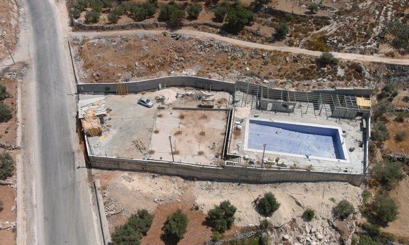 גוש עציון: נהרסה בריכה בלתי חוקית ששימשה כמוקד זריקות אבנים