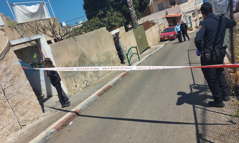 חיפה: השתולל עם סכין, ניסה לדקור שוטרים ונורה