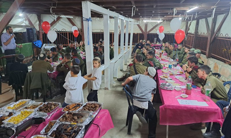 תושבי בית אל פינקו את הלוחמים שחיסלו מחבל