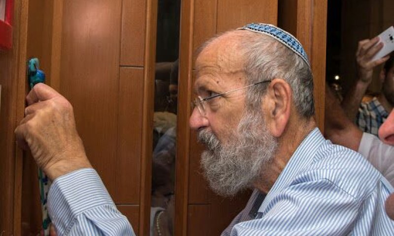 הוא היה איתנו שם, בחולות. פרידה מהרב אלישע זצ"ל