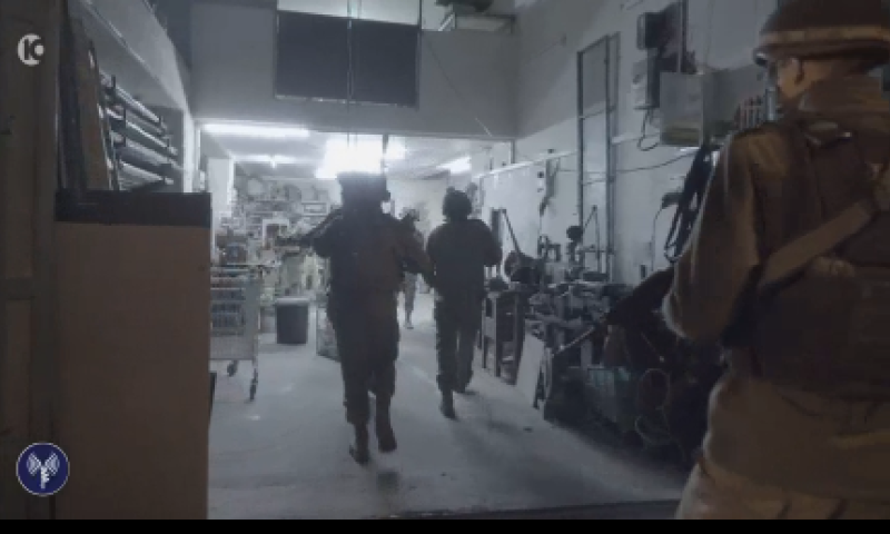 צפו: צה"ל פושט על מפעל לייצור נשק בשטחים