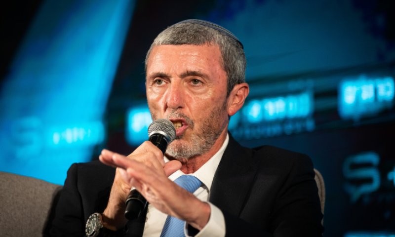 הרב רפי פרץ נגד הפרסום של כחול לבן בעלוני שבת