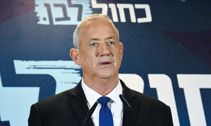 רגבים: גנץ אישר השתלטות של הרש"פ על שטחי C