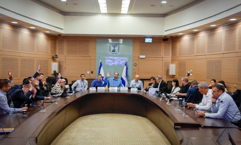 אחרי 900 הסתייגויות: נעצרו ההצבעות על החוק לבחירת שופטים