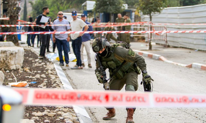 ישראל תאסור כניסת משפחת המחבל מאריאל