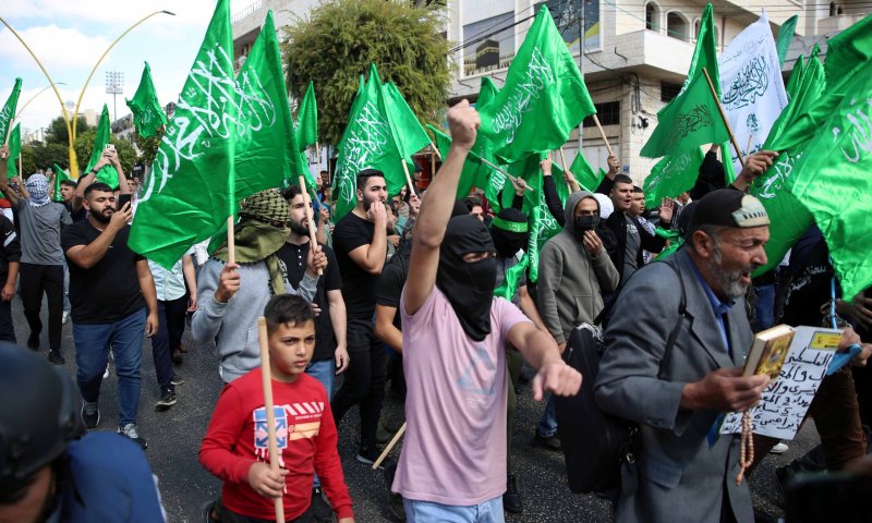 דו"ח מדאיג: שוטרים ברש"פ ביום ומחבלים בלילה