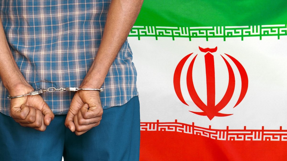 תמורת 1,170 דולר: נער בן 14 מואשם בריגול עבור איראן - סרוגים