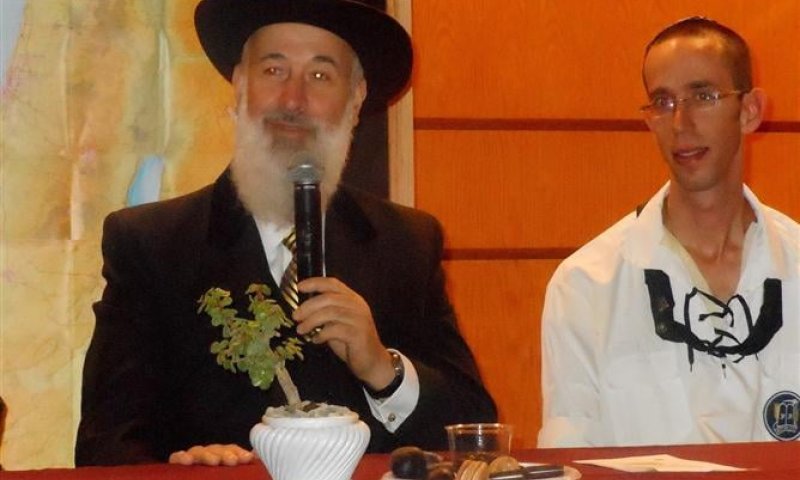 הרב יונה מצגר חגג ט"ו בשבט עם בני עקיבא במקסיקו סיטי