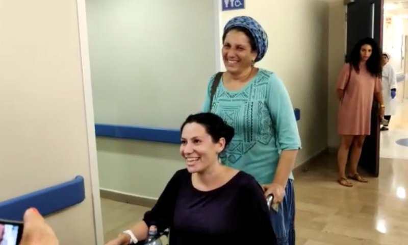 "מלאת הודיה": פצועת הפיגוע מאלעזר שוחררה