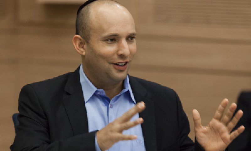 בנט במסע הסברה בתקשורת הזרה: "איראן לא בונה מאיץ ניוטרונים כדי להכין פופקורן"