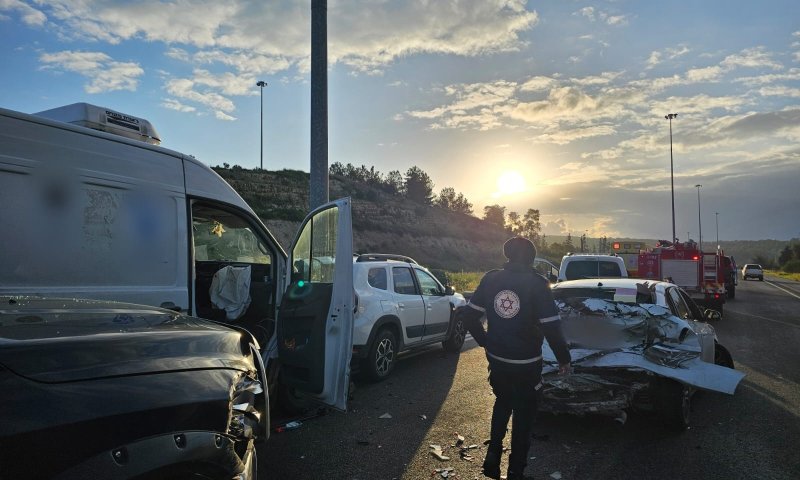 8 פצועים בתאונת דרכים סמוך למחלף עין תות