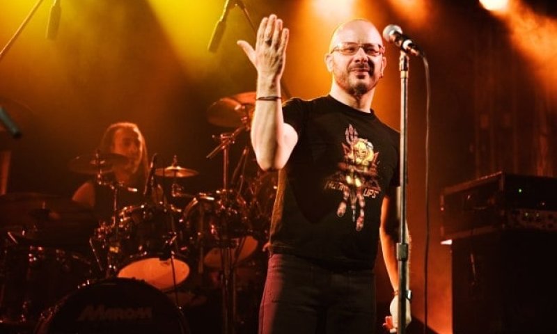 הבו אוז לאלוקינו: המסע החדש של קובי אוז