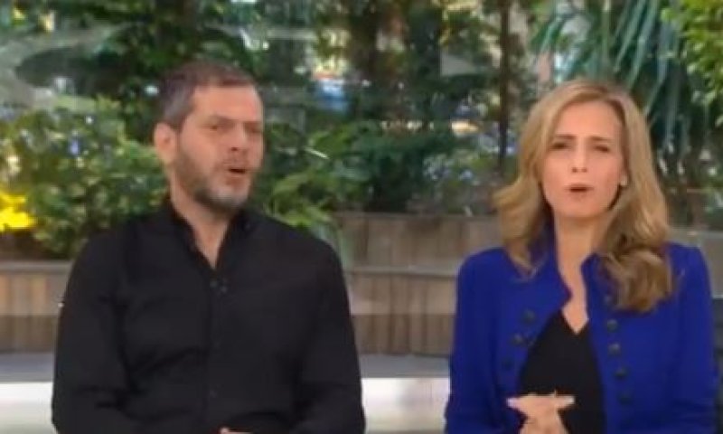 צפו: המגישים לא מאפשרים לאולמרט לתקוף את נתניהו