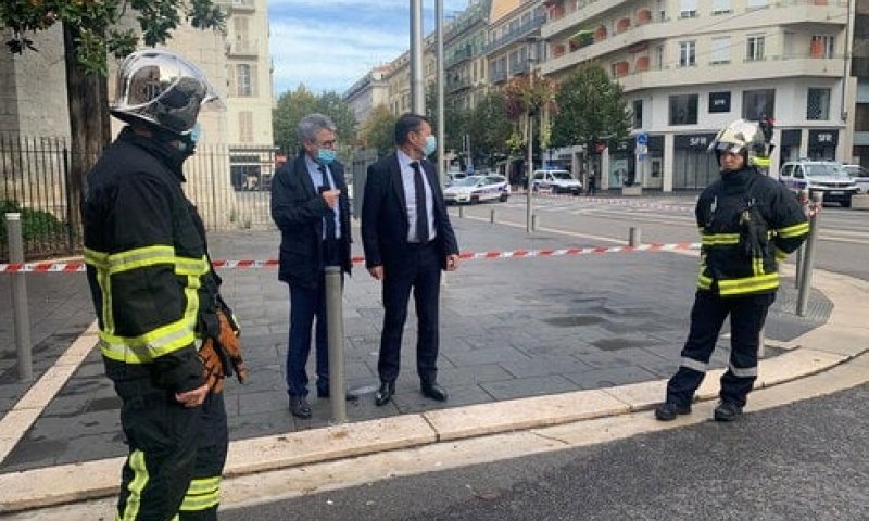 צרפת: כומר נורה ונפצע בעיר ליון, התוקף נמלט