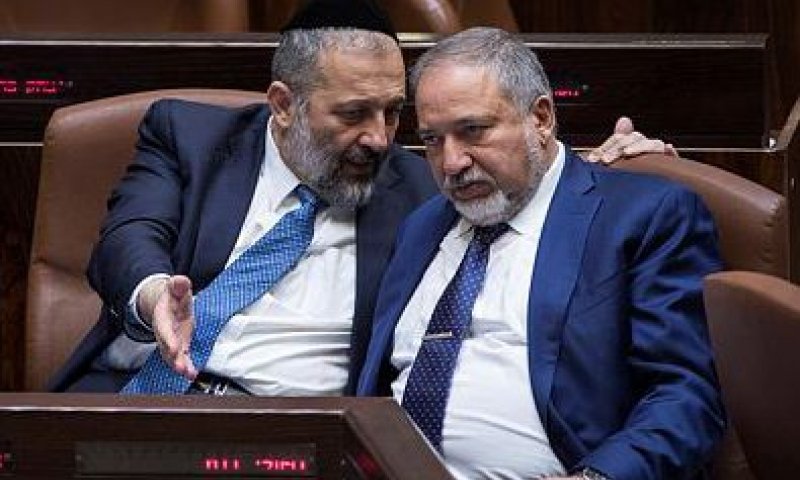 הפסד לליברמן: חוק המרכולים של דרעי עבר בקריאה ראשונה