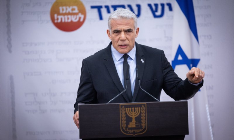 לפיד על בן גביר: &rdquo;מורשע בטרור נלחם נגד צה&rdquo;ל&rdquo;