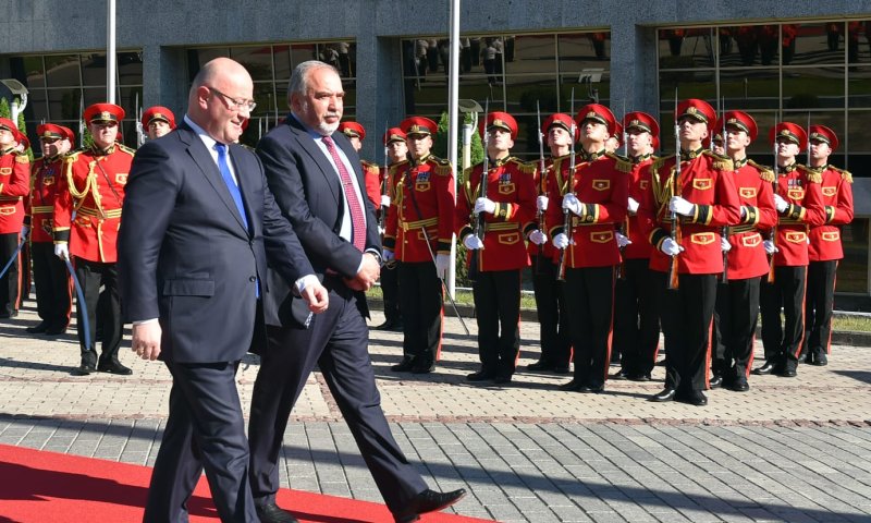 ליברמן חתם: ישראל תשתף פעולה ביטחונית עם גאורגיה
