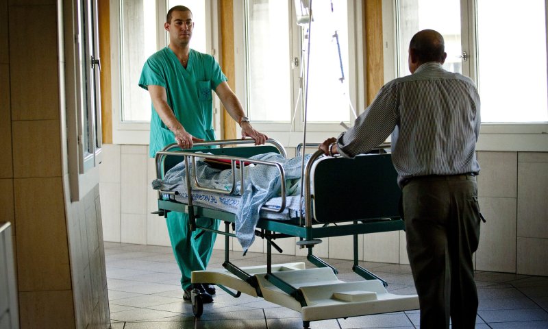 סורבו כניסה לבית חולים בנצרת והיכו את המאבטחים. צפו