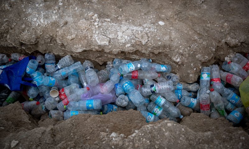 השר סמוטריץ', פלסטיק הורג. אל תבטל את המס!