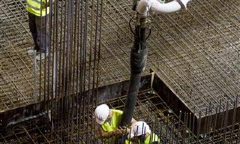 חיפה &ndash; יציקת הבטון הגדולה ביותר בעיצומה