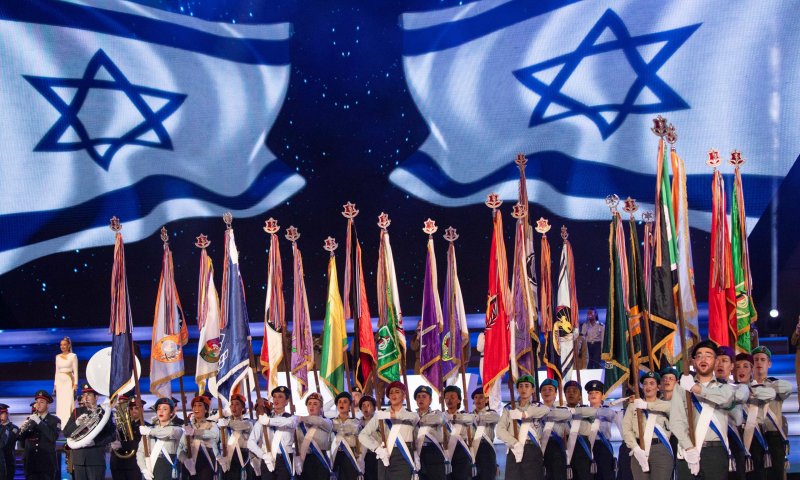 "יד פוגשת יד אחות" האנשים שנבחרו להדליק משואה