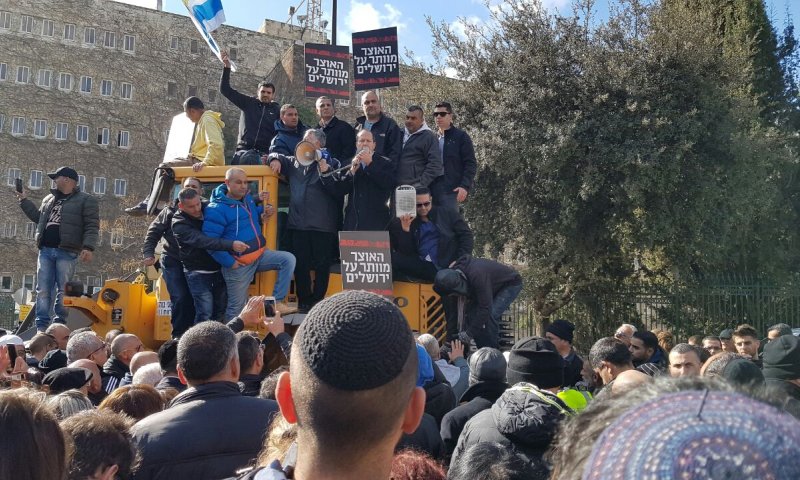 פקקים וזבל ברחובות: ברקת השבית את ירושלים