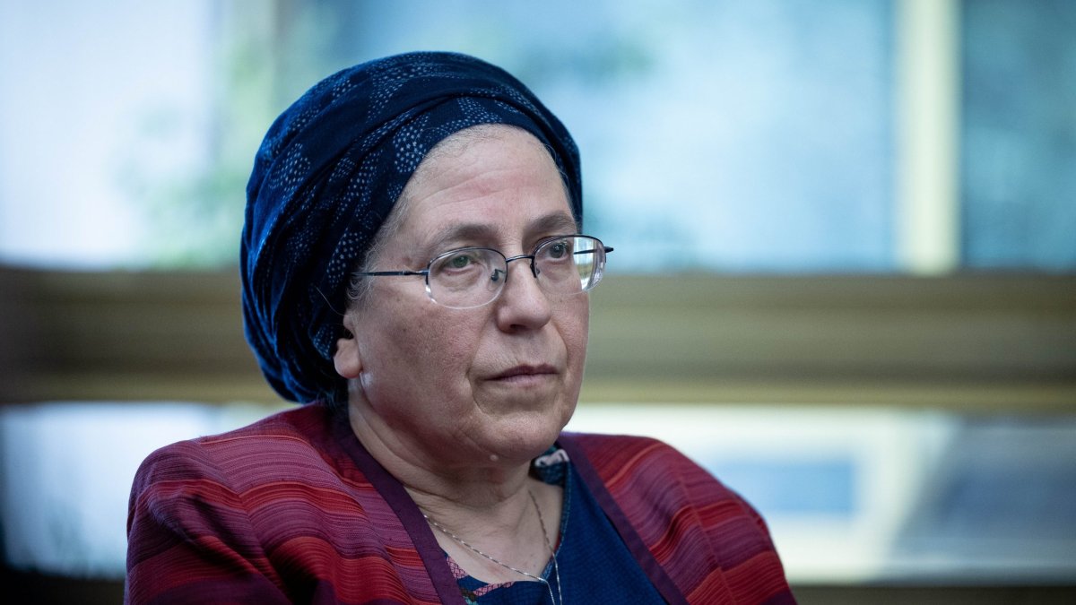 אורית סטרוק מפתיעה: 