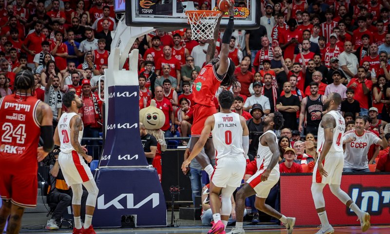 מחאה בבוסניה נגד משחק היורוליג בין הפועל תל אביב לדובאי