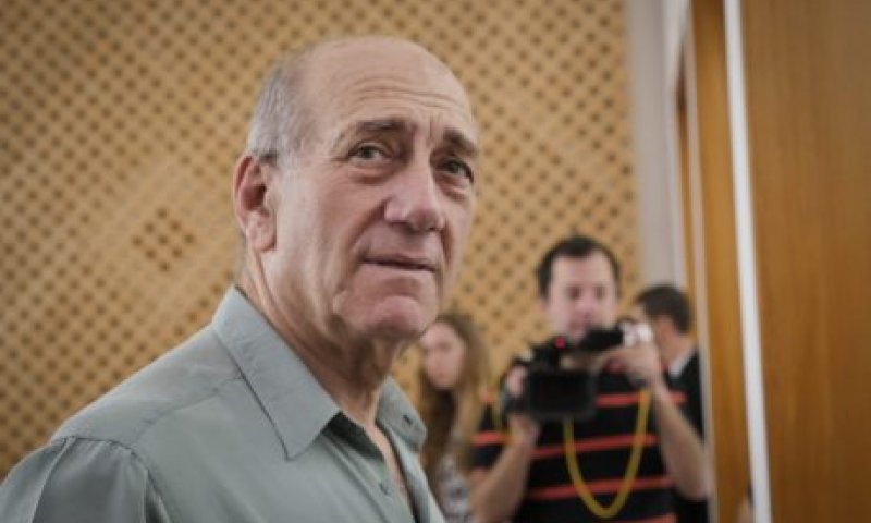 "להסיר את הקלון מאולמרט, הוא חסר בפוליטיקה"