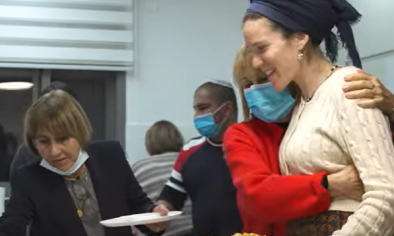 משפחתו של נערן אשחר פגשה את המושתלים שקיבלו את איבריו