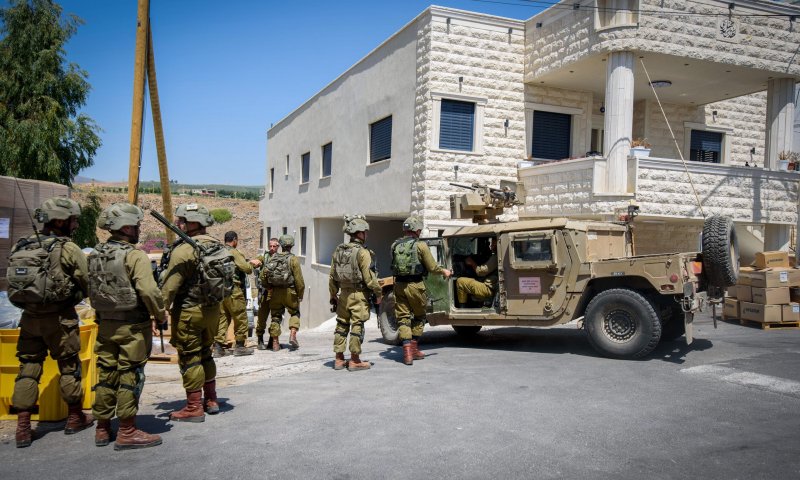 ירי לעבר בית בגלבוע: צה"ל פתח במרדף אחר המחבלים