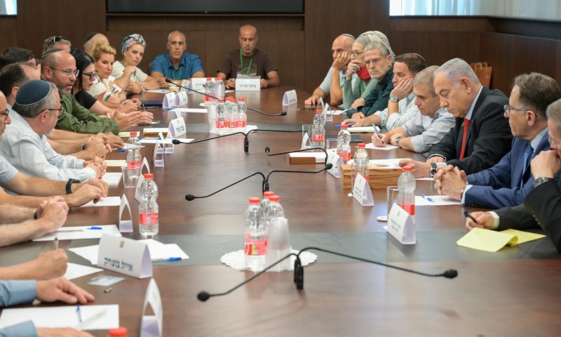 נתניהו הבטיח למשפחות השכולות: "לא נצא בשום מצב מציר פילדלפי"