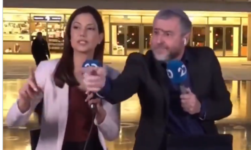 בושה: מפגיני שמאל הפריעו לשידור בערוץ 20 &bull; צפו: