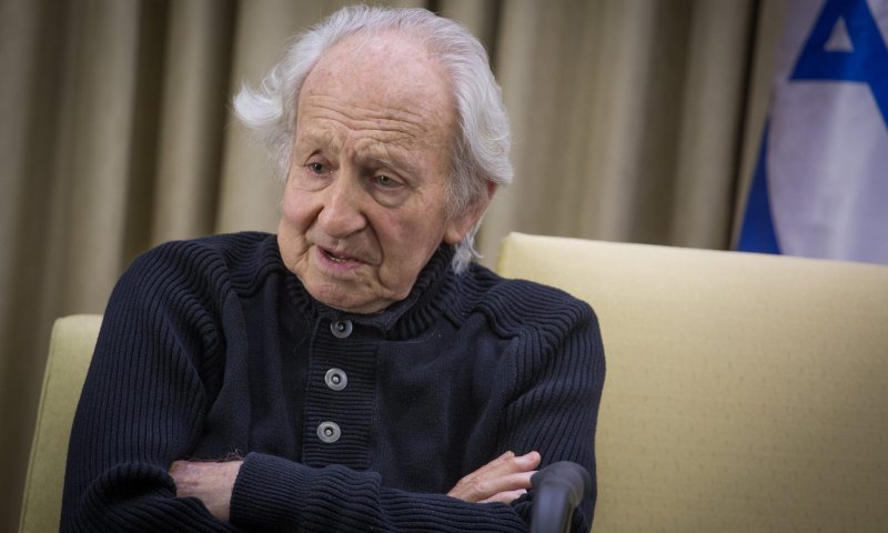 סיפורו של עיתונאי הספורט ששמר על כושר בלב התופת באושוויץ