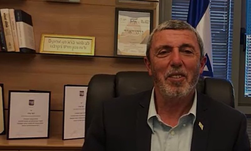 צפו: טעימה מפרשת השבוע מהרב רפי פרץ