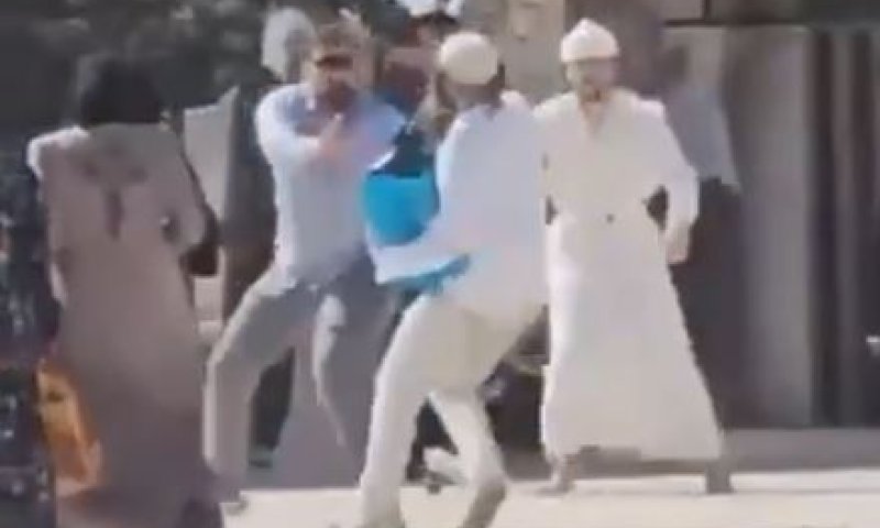 לראשונה מאז חורבן הבית: כהנים הניפו קרבן במקום המקדש