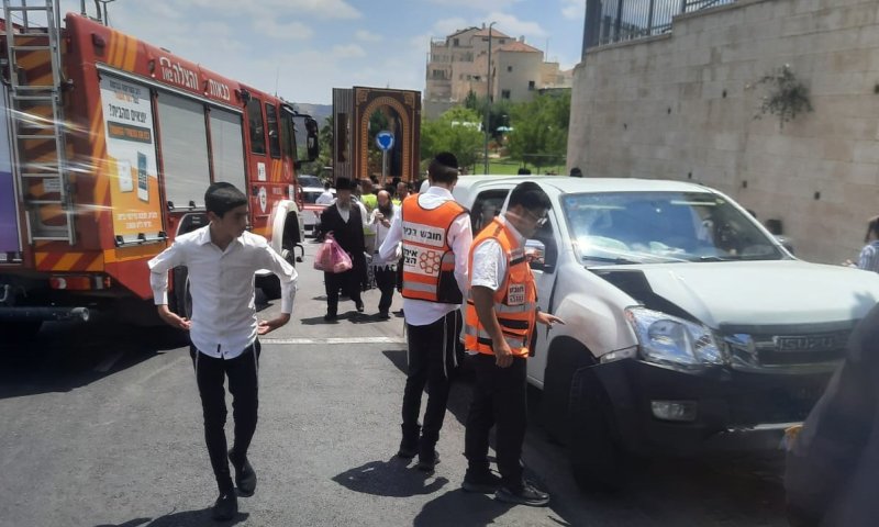 תאונה בביתר עילית: ילדה נפגעה מרכב, מצבה קשה