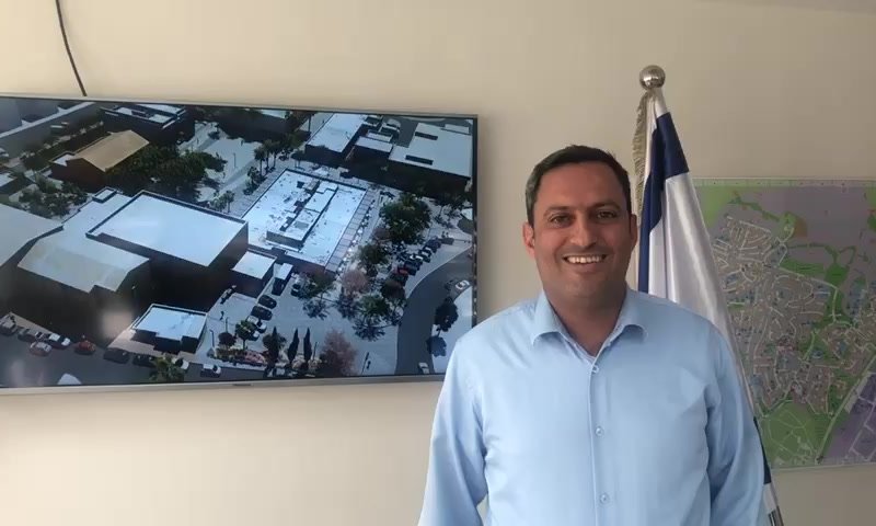 במקום הצהרה פוליטית, דוידי הכריז על שיפוץ בשדרות