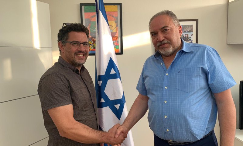 "אני נפרד מהבית היהודי"; הפעיל ערק לישראל ביתנו