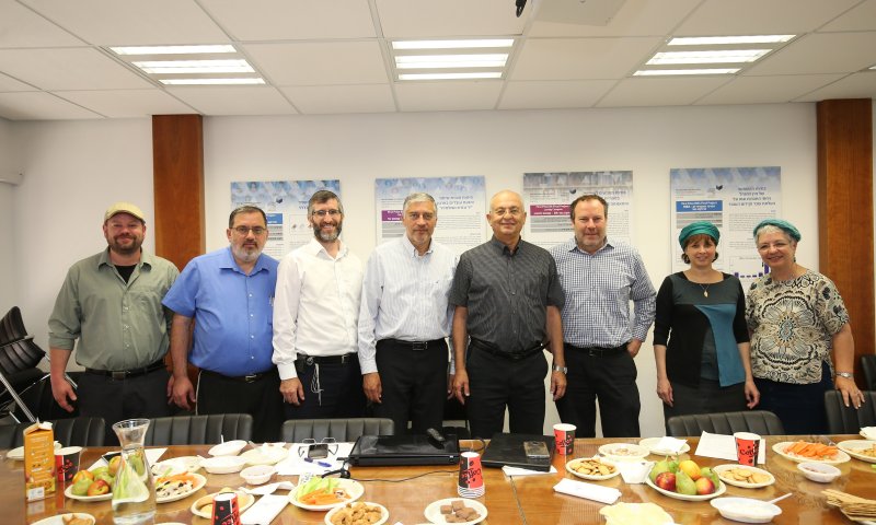 "נשמח שתמשכו בוגרים לסגל האקדמי במכללות"