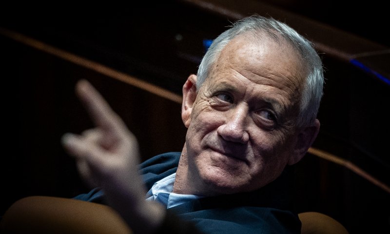 מזכיר הממשלה: גנץ בונה על יום הזיכרון כדי לפלג בעם