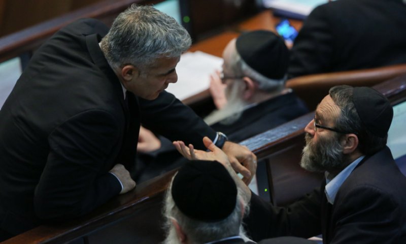 לא מחויבים לנתניהו: גפני ייפגש מחר עם לפיד