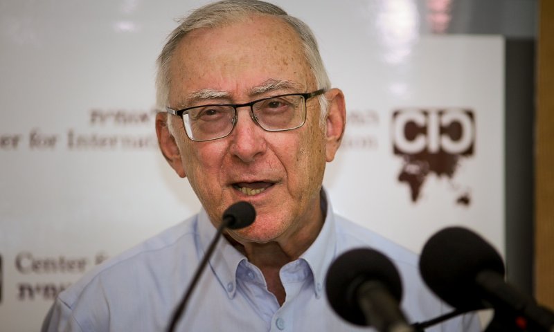 מה הבעיה של האנשים עם הקוד האתי? שזה בנט